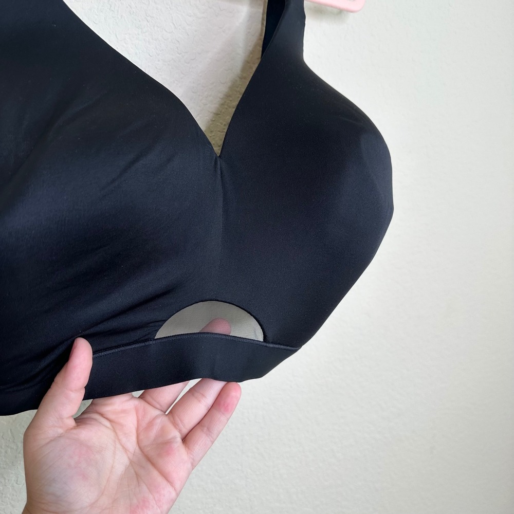 Cacique Black Lightly Lined No-Wire Wireless Bra 48F Cutout Detail - Picture 3 of 7
